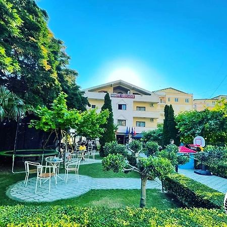 Hotel Ambasador Garden Лежа Екстер'єр фото