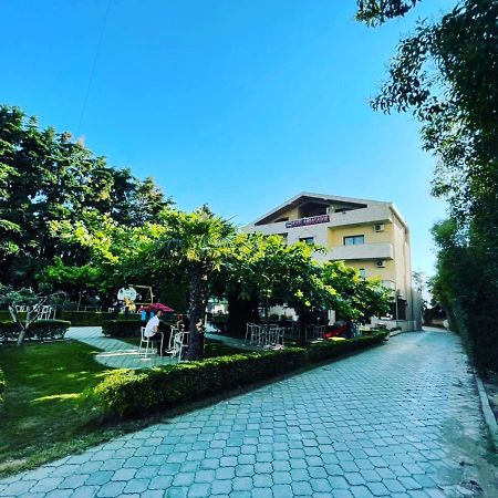 Hotel Ambasador Garden Лежа Екстер'єр фото