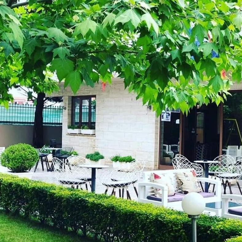 Hotel Ambasador Garden Лежа Екстер'єр фото