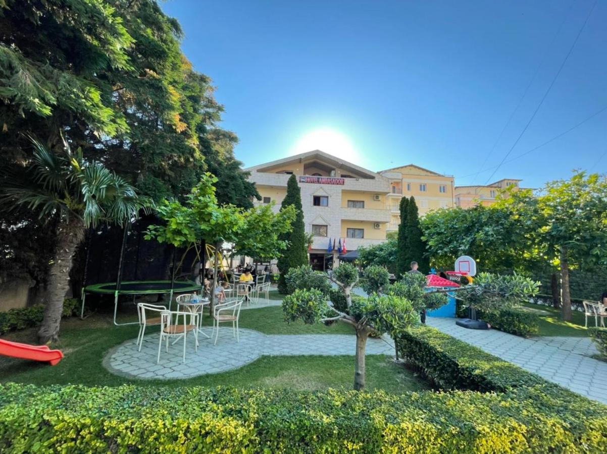 Hotel Ambasador Garden Лежа Екстер'єр фото