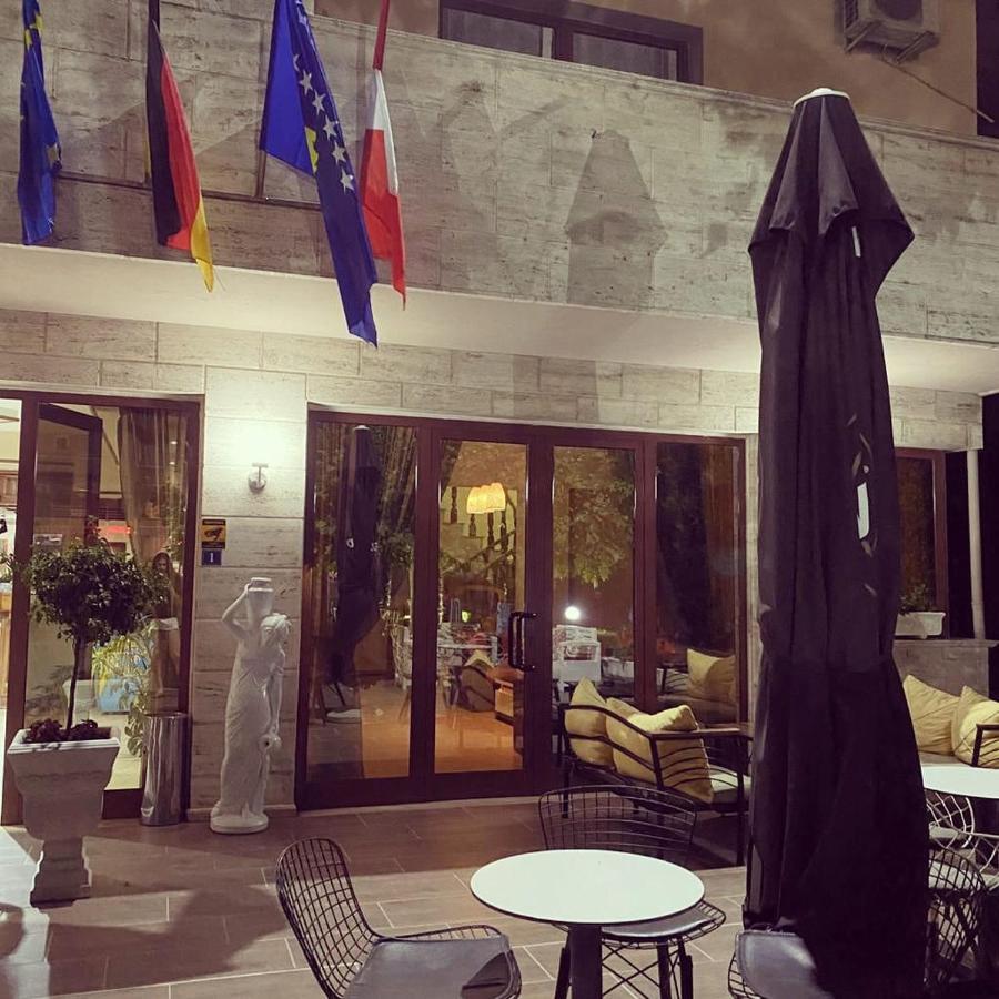 Hotel Ambasador Garden Лежа Екстер'єр фото