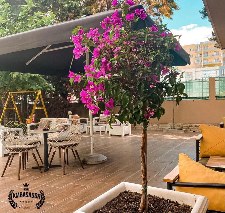 Hotel Ambasador Garden Лежа Екстер'єр фото