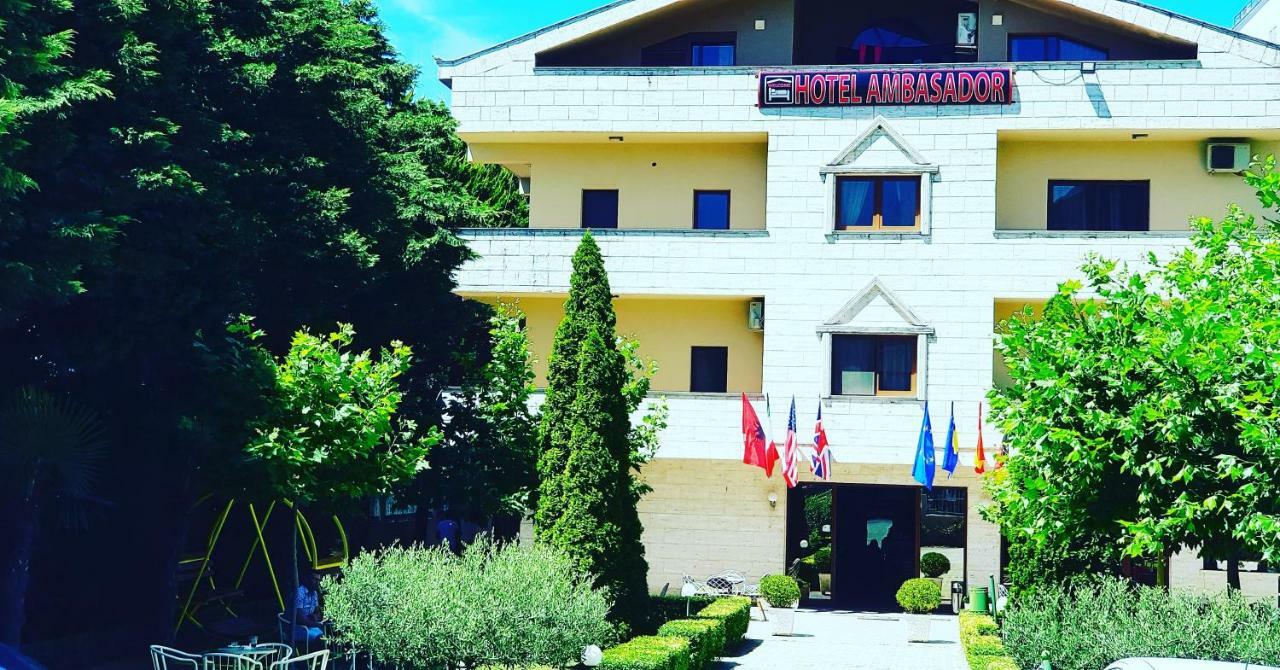 Hotel Ambasador Garden Лежа Екстер'єр фото